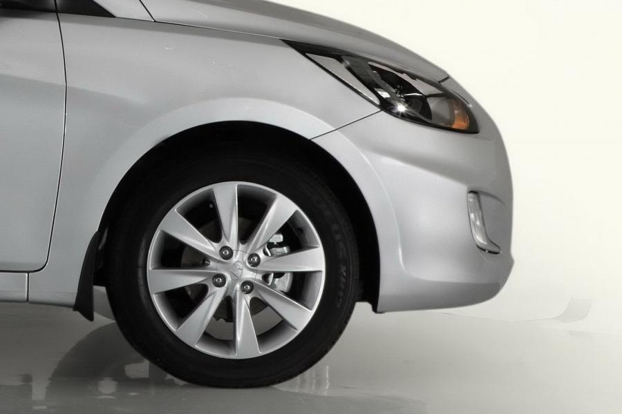  Hyundai Solaris 2011 года  (фото 44 из 45)